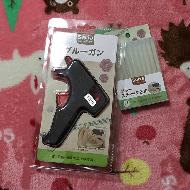 Lifestyle Collection Sur Twitter セリアのグルーガンが人気 使いかたやダイソーとの機能比較を紹介 T Co 4ujvzqya7g T Co 97v1q8xtao Twitter
