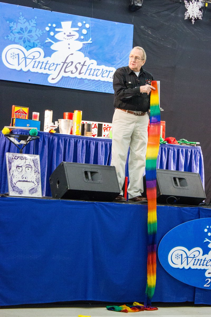 RT <a href="/HeatherMolyneau/">Dr. Heather Molyneaux</a> <a href="/InsideBrookside/">Brookside Mall</a> <a href="/Winterfesthiver/">Winterfesthiver</a> fun outside and inside at Winterfest