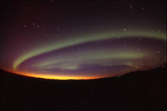 LowKeyLedge's tweet photo. Date idea: watch the Northern Lights together https://t.co/0mP7MgQyOj