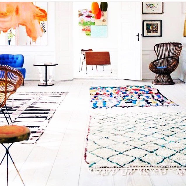💙Loving this beautiful interior + berber rugs 💚  via @myinteriordetails // theapartment.dk #vintage #berber #art #l…