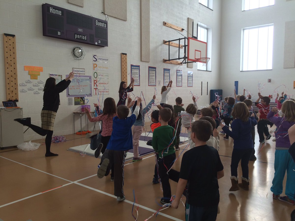 ArtsyMrsC's tweet photo. All #grade1 classes=SUPER special! Mrs.Silbaugh taught a Chinese fan dance! @NESPolarBears @desnesmusic @wsmitty_22 https://t.co/LfEXtM6jS6