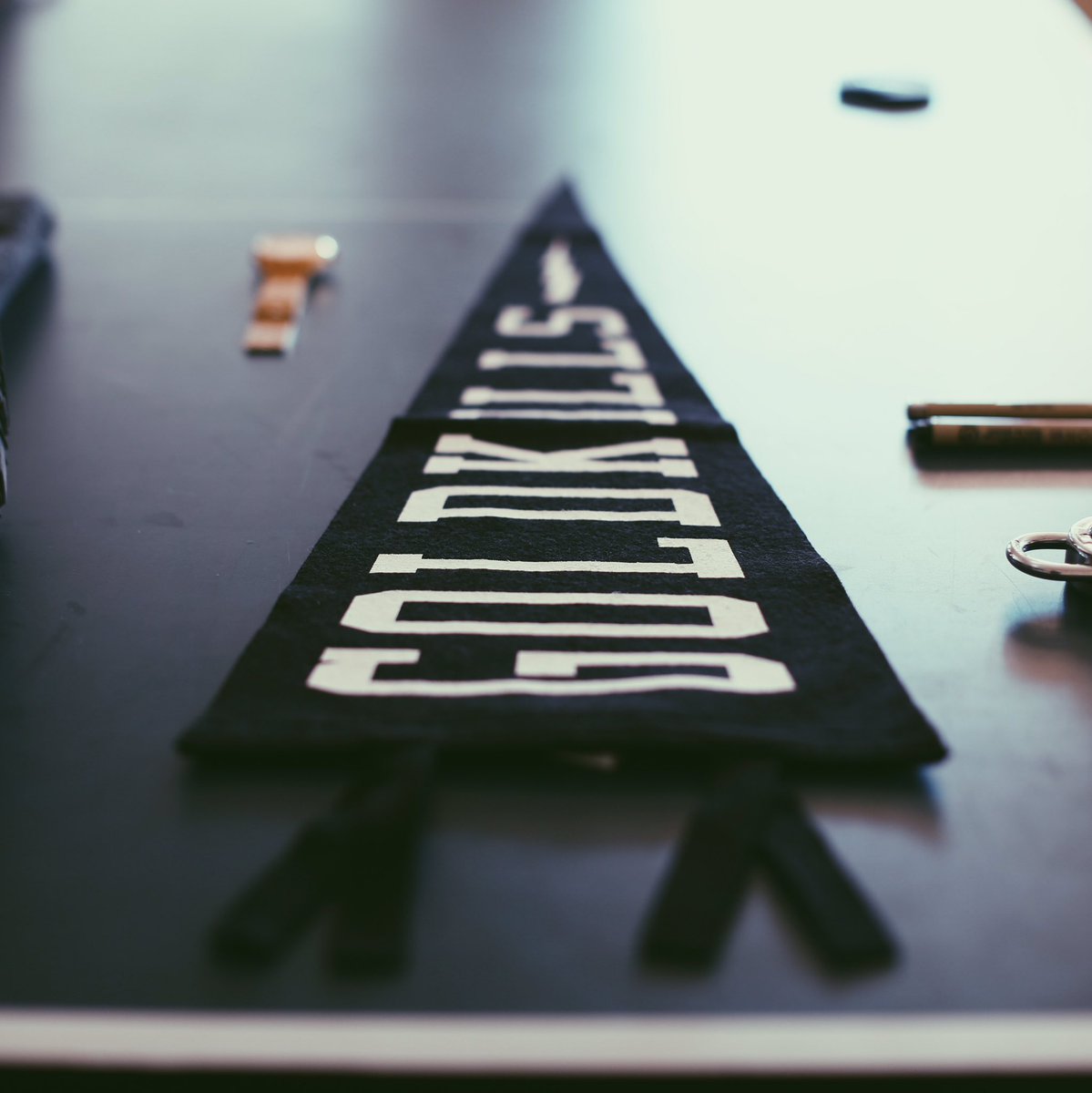 goldkillsco's tweet photo. Pennants for sale.
https://t.co/34bQv9VbZ3 https://t.co/K5PAilTEUn