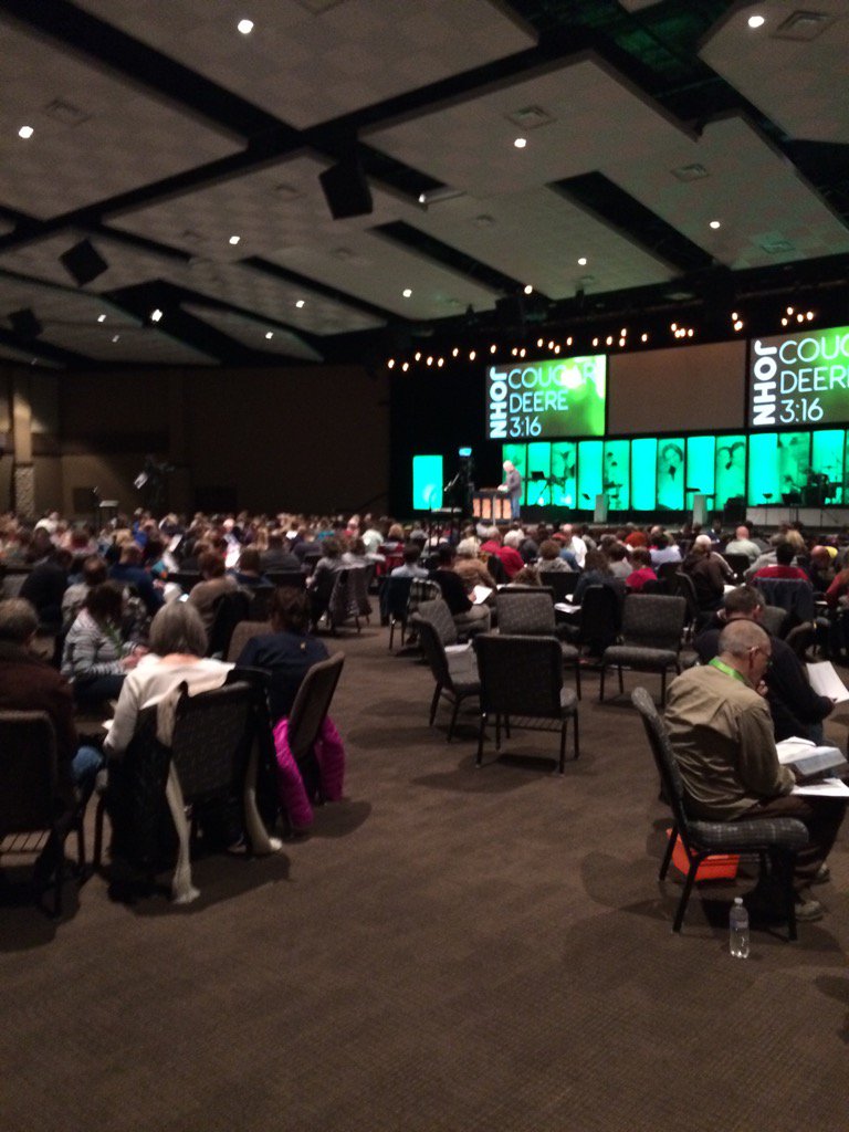kathyruth's tweet photo. Wow. What a night! Almost 400 people taking a "next step" towards small groups. #lifechangesnsmallgroups https://t.co/drf38Evf9i