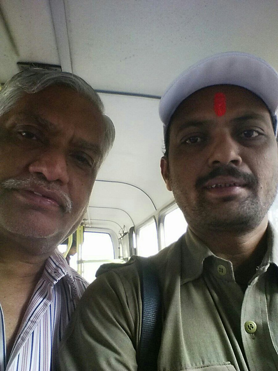 NMMT_bus_day's tweet photo. #NMMTBusDay #ChabiChodo movement going on #BusDaySelfie https://t.co/fS6eIiCF2w