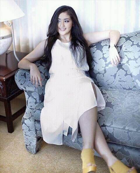 White @rantyaprilyy
