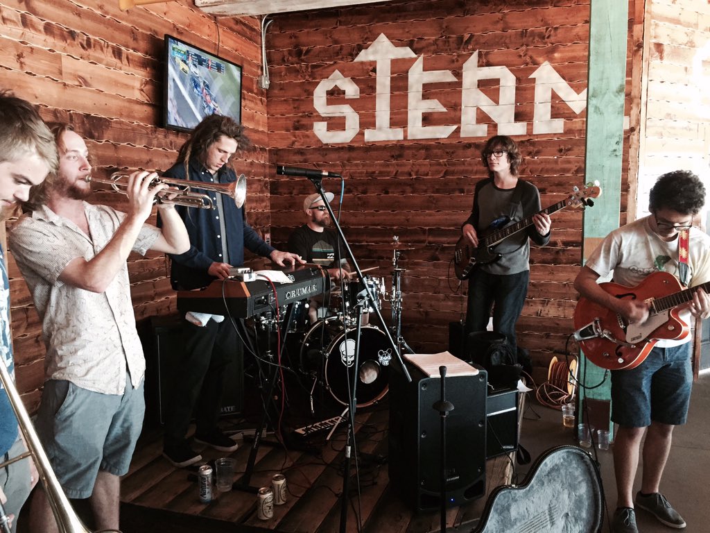 MrFloridaMan's tweet image. Yesterday at Eaton beach in Ocala, with strongman Ryan Bonner sitting in on keys. #Rocksteady!