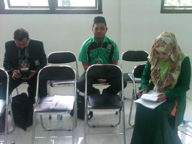 Ketua kelas kelompok 1 TOI.. Semangat ibu cantik, kami jga akan smangat. @BeritaPKB. <a href="/cakiminpkb/">Cak Imin</a>. @alianshoriPKB