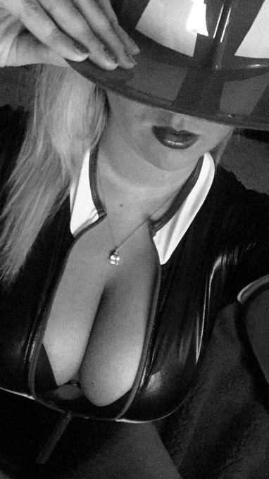 Cmon baby light my fire 🔥🔥🔥 https://t.co/nmyaGu7hd0<a href="/tag/lasvegas"class="tags"><span>#lasvegas</span></a>