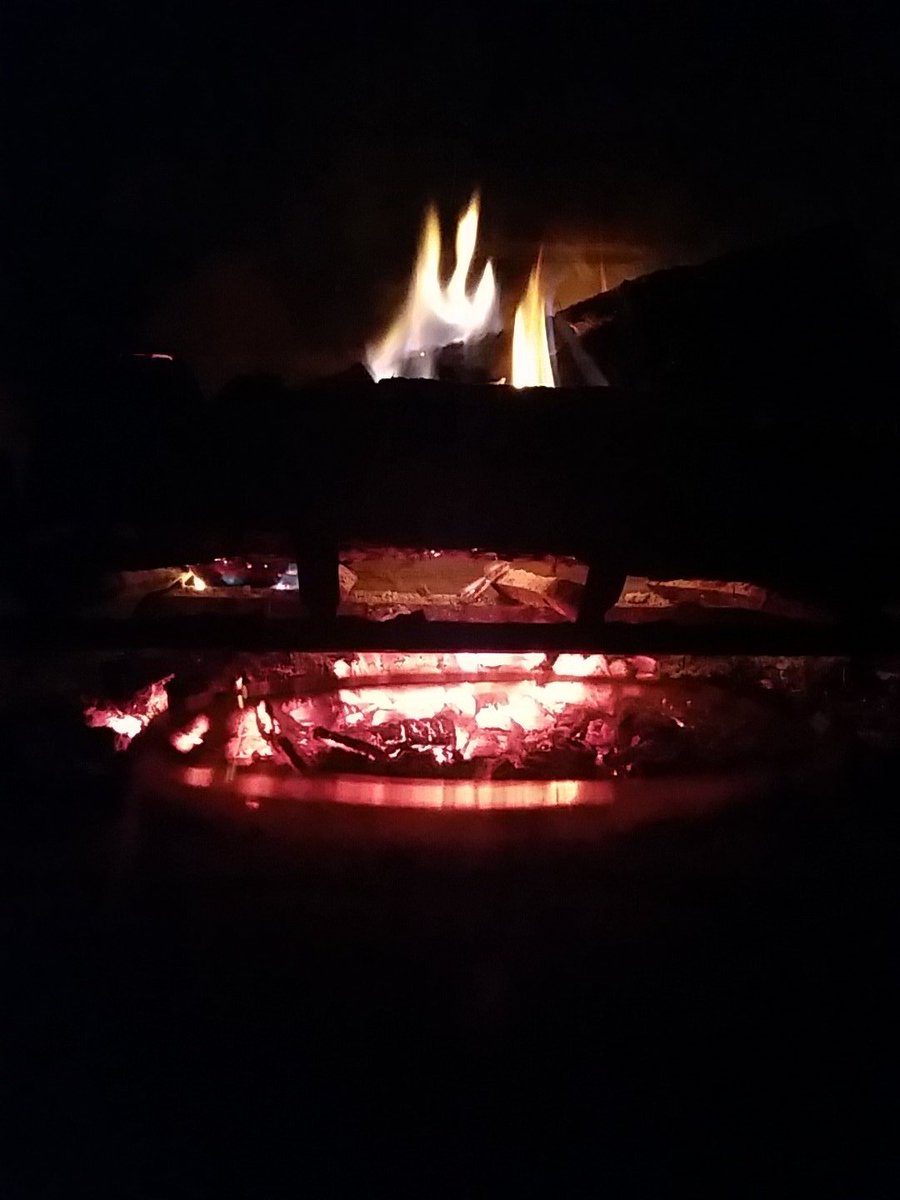 secretlab1's tweet photo. Having a pint by the fire, listening to @frankturner.....both chilling the fuck out and gearing up for Connecticut! https://t.co/6wAzaZMtkk