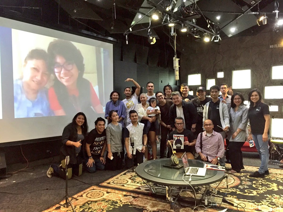 IndraAziz's tweet photo. .@_JoeyAlexander tetap Joey yang dulu, ga berubah imutnya dan rendah hatinya. Luar biasa! (pic @AdibHidayat) https://t.co/bN9TGSyXND