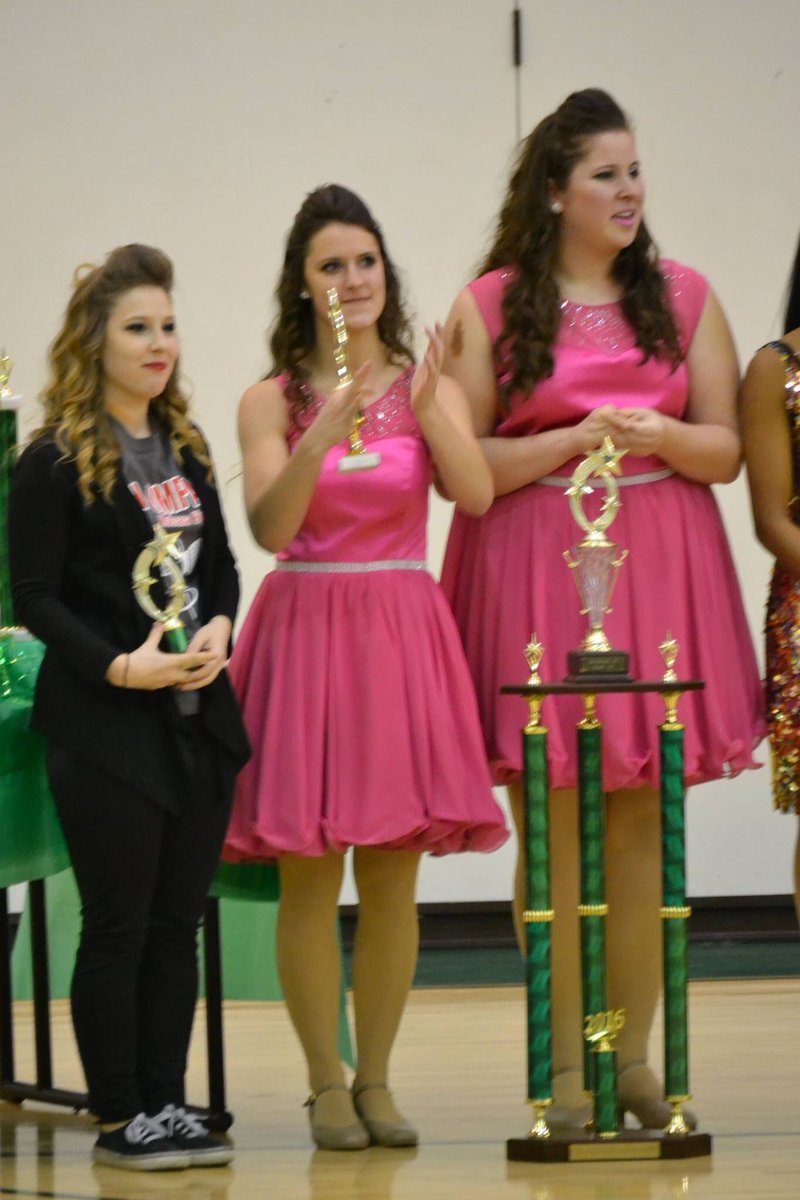 _lcampagnone's tweet photo. I make the weirdest (and ugliest) faces when I'm on stage (or accepting awards) for dance and show choir.. #MASS2016 https://t.co/9G82prfExD