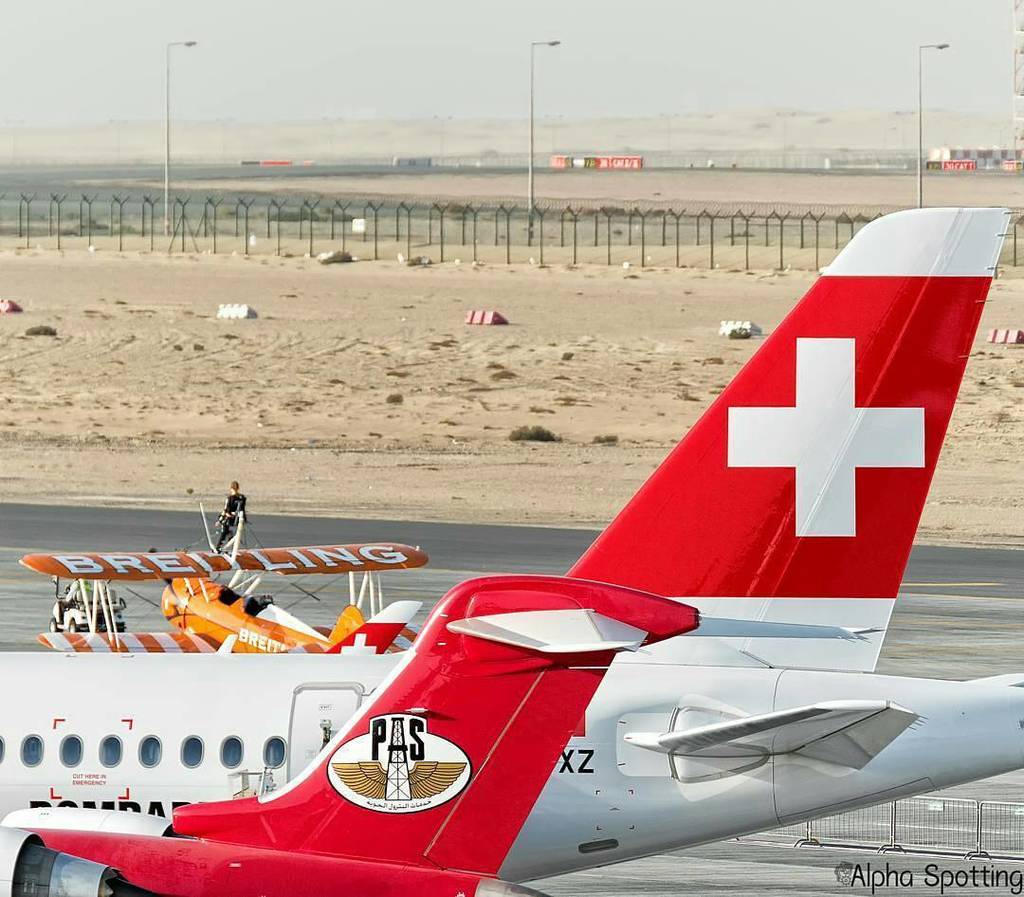 DeltaBravo33's tweet photo. Instagram : by skyhighluxury - Dubai Air Show 2015 #wingwalkers #swissair #cseries #Cs100 #DubaiAirShow #DAS15 #ins… https://t.co/jGYnNOzfqL