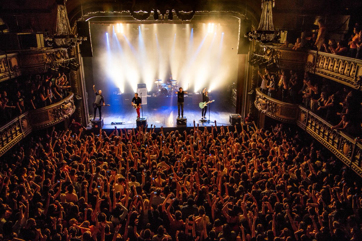 AnantaAlesana's tweet photo. RT @simpleplan RT @WarnerMusicAU Who's seen @simpleplan's incredible live show before? ๐๐๐
#SIMPLEPLANWEEK https://t.co/kU31dyjFwF