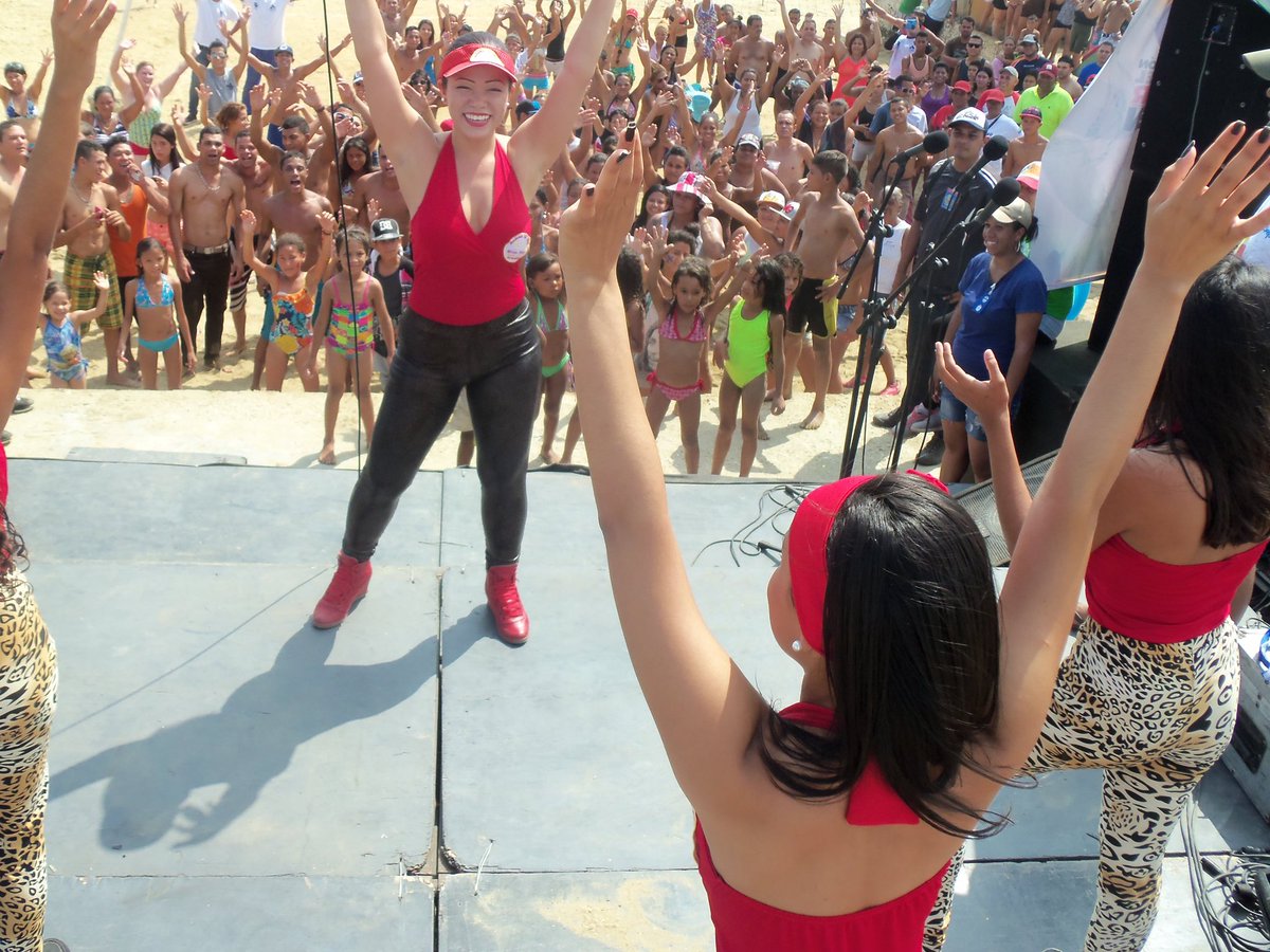 ACADAMP_Oficial's tweet photo. ACADAMP FITNESS presentado #Folkloreterapia con la Prof. @MerlynPinto en #FestivalPlayero junto a @redonacarabobo https://t.co/ZDzJAhTUnW
