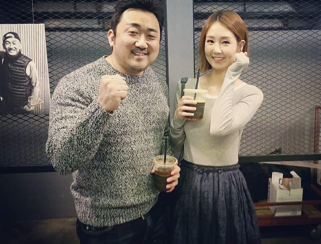 #베테랑 본 다음날 #아트박스사장님 만남. 유쾌유쾌해😃 #마동석#오정연 #영화#남과여#시사회 #전도연#공유#현실연기따라가다보면_먹먹해지는가슴...