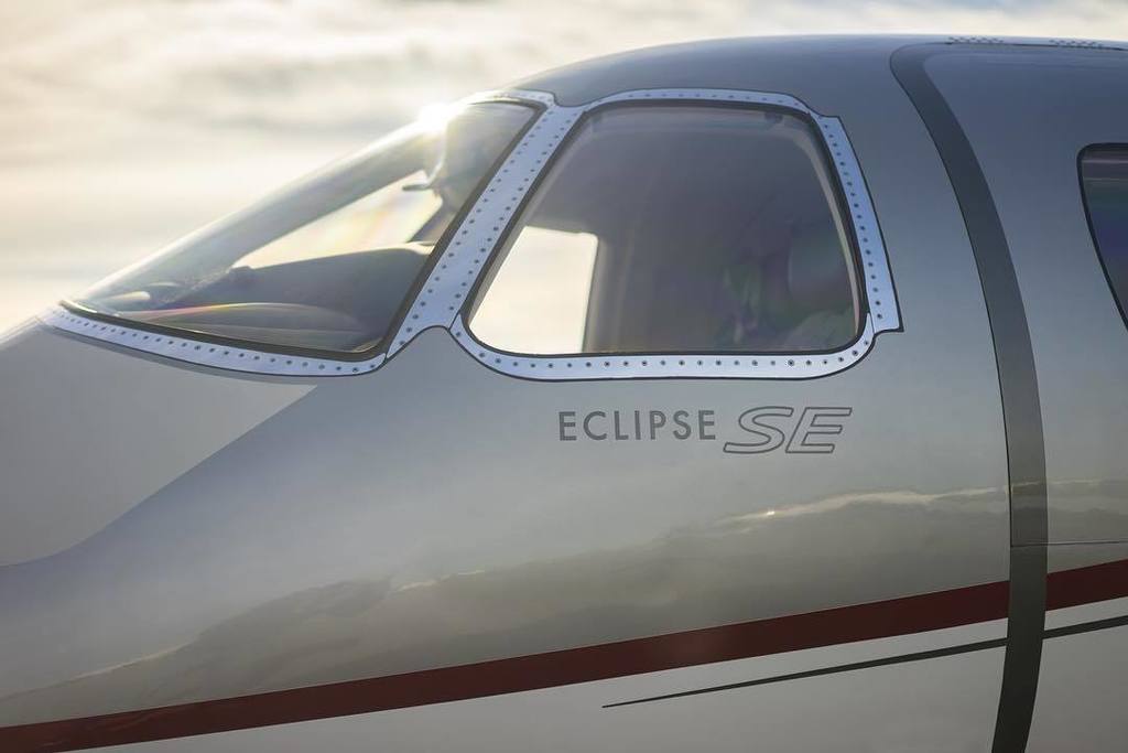 FB_Aviation_OPF's tweet image. Where the magic happens. #Eclipse500 #FlyFamously #FontaineBleauAviation #JetLife ift.tt/1WEZbYK