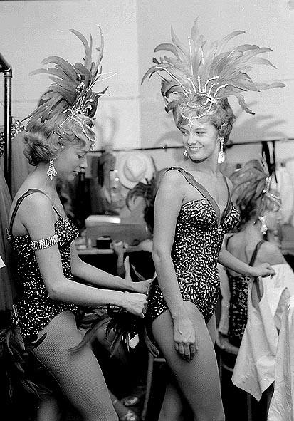 T__twitt's tweet photo. The Tiller Girls 1960 London https://t.co/fgAXtzLpzP