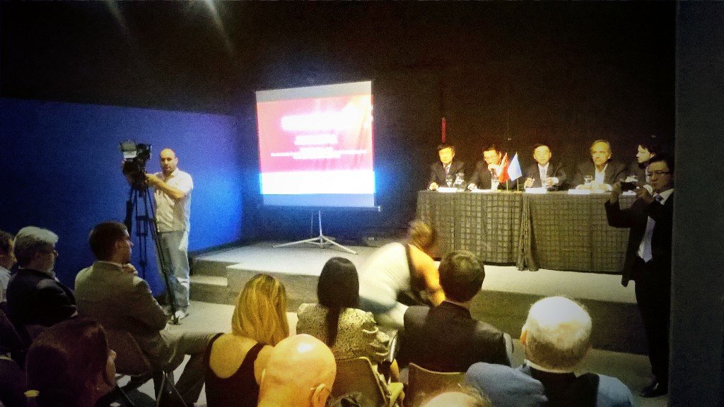 clepecrpc's tweet photo. Conferencia del XIII Plan Quinquenal Chino por Liu Jiayi, jefe de la delegación del Partido Comunista Chino. https://t.co/TfmqfgjNr9