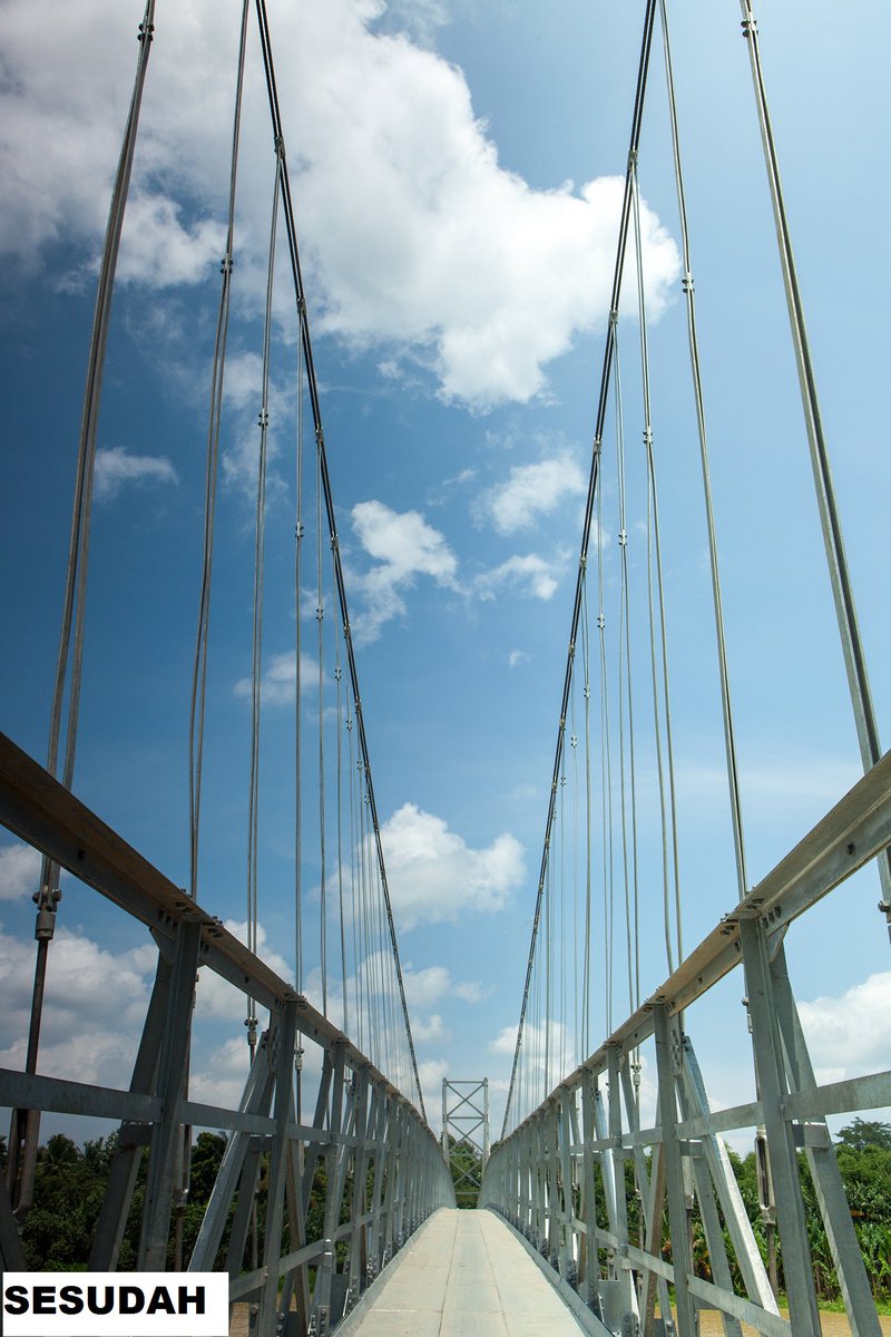 KemenPU's tweet photo. Pembangunan Jembatan Gantung Rancawiru, yang sangat dibutuhkan masyarakat. https://t.co/AQw1UqJddK
