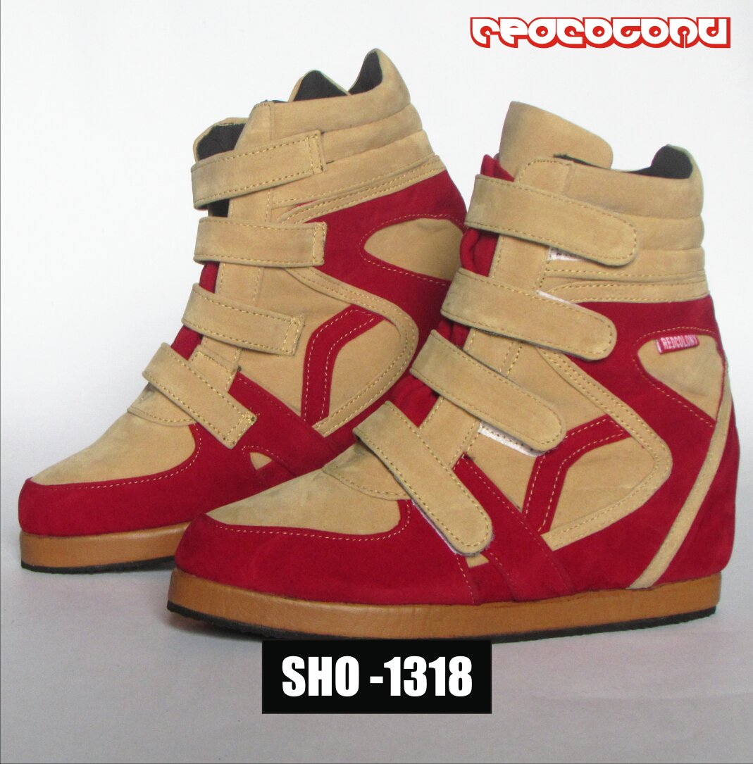 NEW ARRIVAL //
SNEAKER WEDGES //
RED CREAM SUEDE //
CODE : SHO - 1318 //
SIZE:  38 //
PRICE : IDR. 350K //