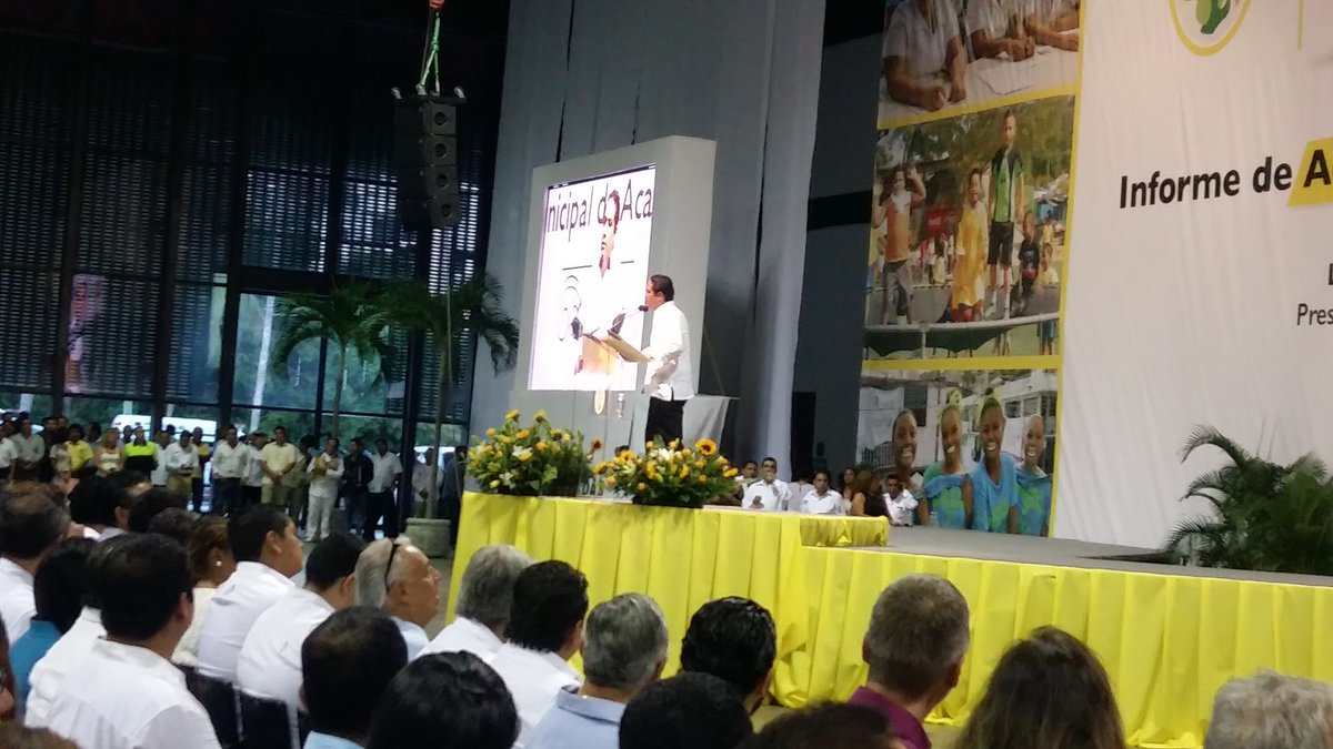 #Acapulco recibe con los brazos abiertos a todos los turistas 
#AccionesParaLaGente <a href="/AcapulcoGob/">Gobierno de Acapulco</a>  @EvodioVelazquez