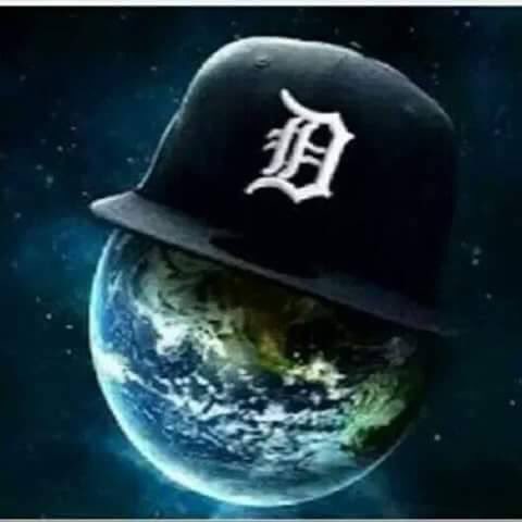 D-boys are everywhere https://t.co/gYk6RhTPaf<a href="/tag/happynewyears"class="tags"><span>#happynewyears</span></a>