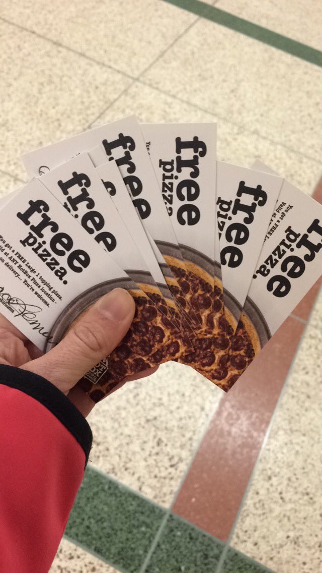 BKRuiz's tweet photo. I've got the whole world in my hands, got the whole world in my hands 🙌🏿🍕🌎 #pizzaismyworld @HotBoxPurdue https://t.co/iYn58rF7wM