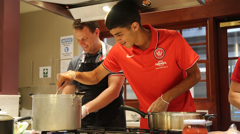 wswanderersfc's tweet photo. The club visited @rmhwestmead last night to help out some families: https://t.co/H0s8F2QUG5  #WSW4RMHW https://t.co/e31TvT2QX0
