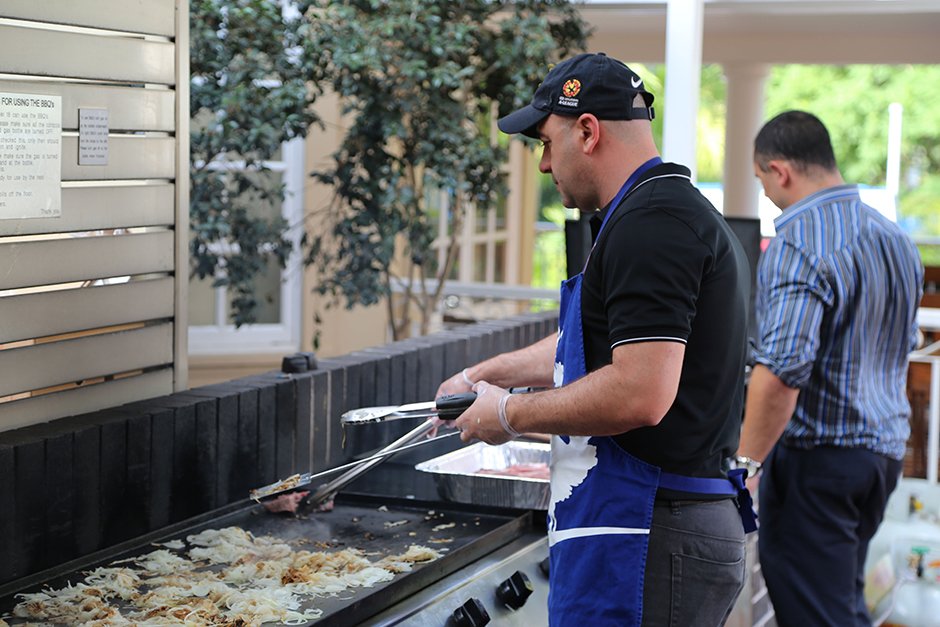 wswanderersfc's tweet photo. Our CEO was on the BBQ at @rmhwestmead as we cooked dinner for families: https://t.co/H0s8F2QUG5  #WSW4RMHW https://t.co/VCpU81Qghp
