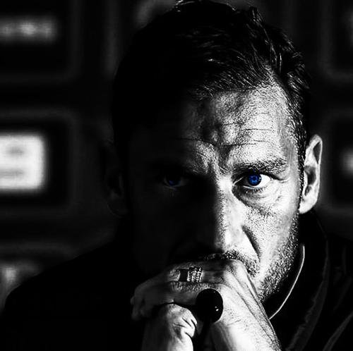 Bolanet's tweet photo. https://t.co/CbHJGCHtlZ - 'Totti Adalah Dewa' https://t.co/SoFJhurKBS