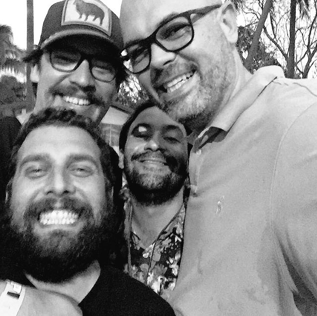 LATAM crece #panas #bros fuerzas inexplicables que nos unen alrededor de un fogón #quererles #cocinasinfronteras 🔪🔪🔪