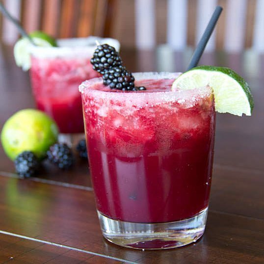 Dinnersdishes's tweet photo. Apparently today is #nationalmargaritaday Celebrate with these SKINNY BLACKBERRY MARGARITAS  #ontheblog #linkinprof… https://t.co/ml4CXLfD6H