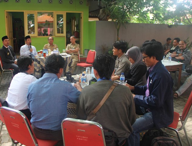 Bupati &amp; Wakil Bupati Rembang gelar jumpa pers dg konsep sederhana &amp; santai <a href="/ganjarpranowo/">Ganjar Pranowo</a> <a href="/bupati_rbg/">Abdul Hafidz</a>