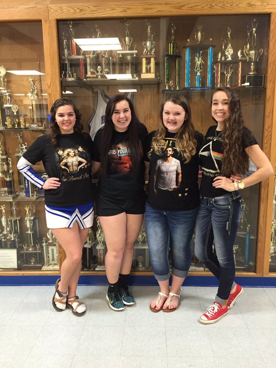 galenaffa's tweet photo. Kicked off #NationalFFAWeek with Concert T-Shirt Day!💙💛 @brookiephl3 @mdcunnyngham @baileyamay16 https://t.co/nRqWCdLbOy