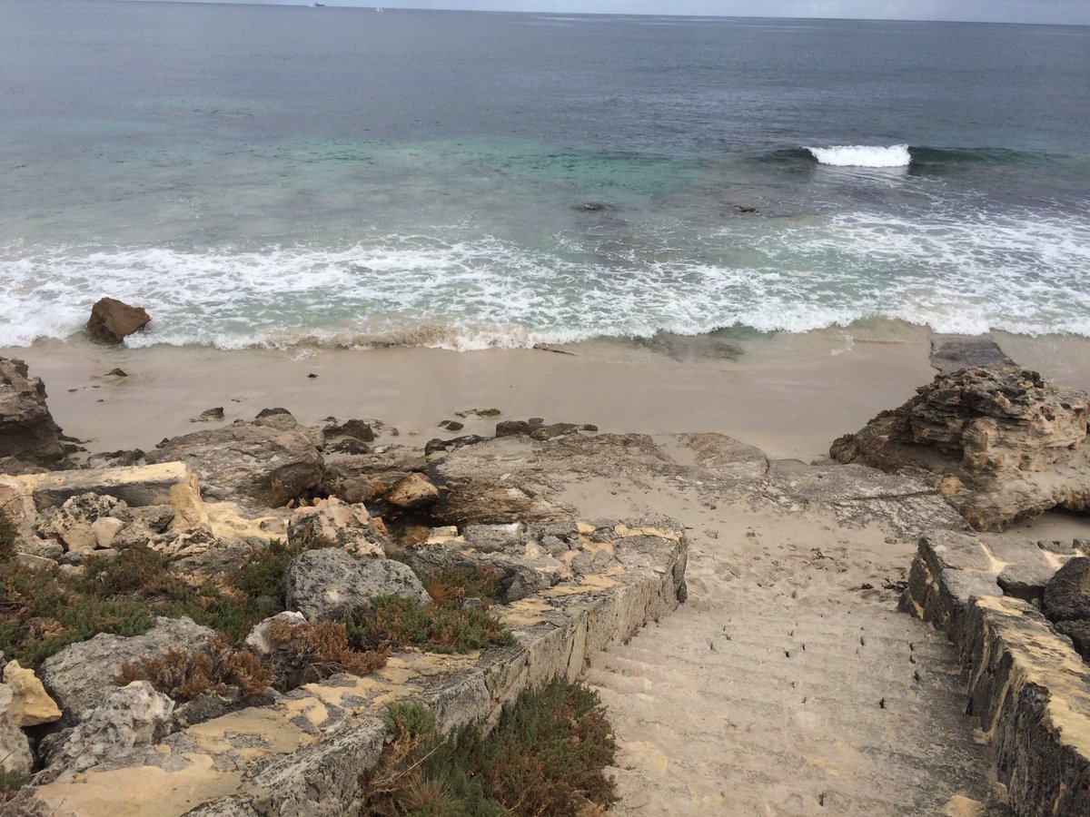 ChannyBH's tweet image. I heart this spot #littlenook #thinkingspot #solitude #perthect