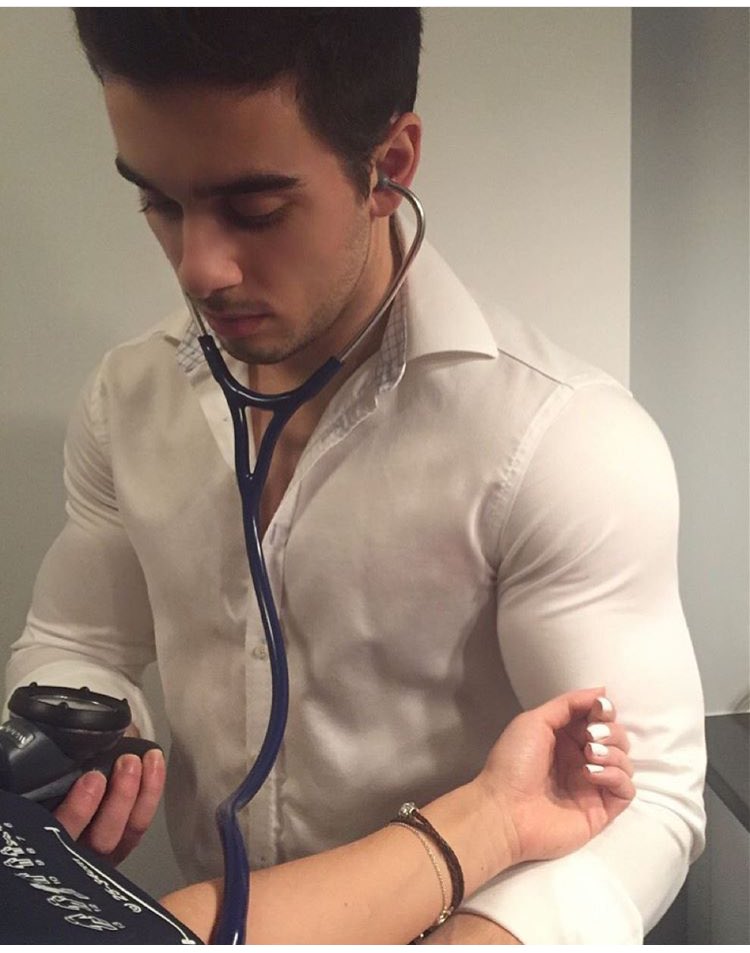 DCHomos's tweet photo. My blood pressure would be high af if he was my doctor😩 https://t.co/uKSOWFU6Pw