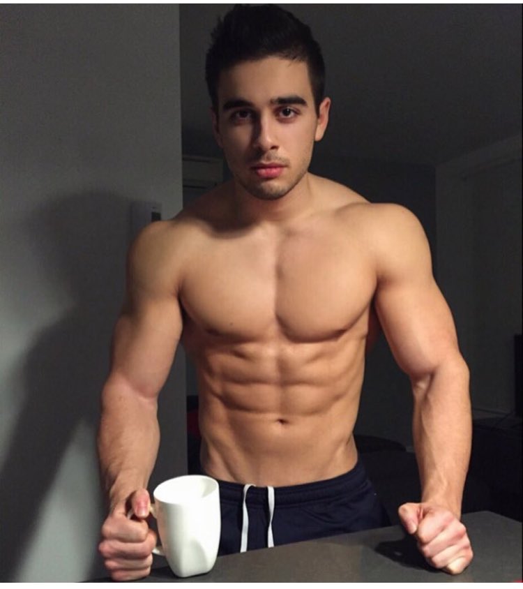 DCHomos's tweet photo. My blood pressure would be high af if he was my doctor😩 https://t.co/uKSOWFU6Pw