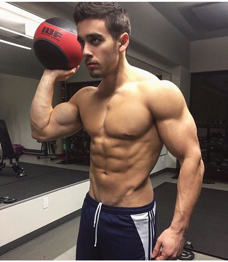 DCHomos's tweet photo. My blood pressure would be high af if he was my doctor😩 https://t.co/uKSOWFU6Pw