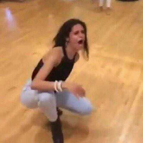 icarkky's tweet photo. Eu chego e vejo que saiu o nome do single 
OMG
TO BEM NÃO
A ANSIEDADE SÓ AUMENTOU 
#4DaysUntilWorkFromHome https://t.co/Tlfk68W7ju