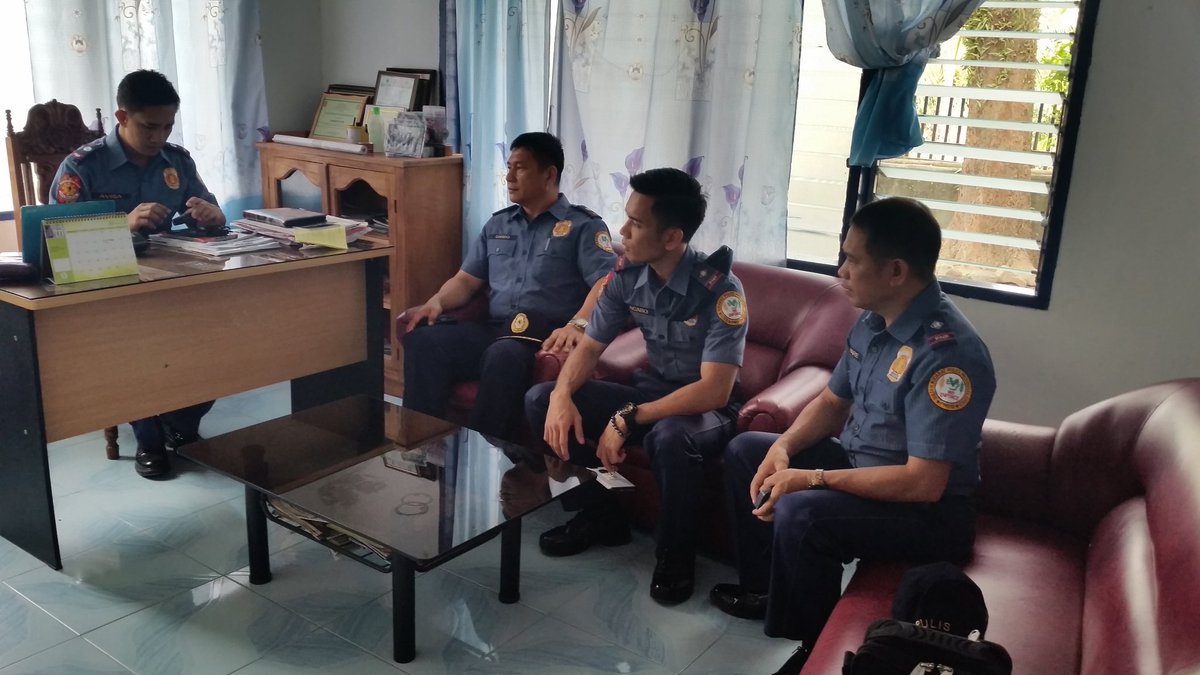 12003Aj's tweet photo. IOBC CL 52-2015 participants on their courtesy call withPCI Glen Mar Avisa, COP Bagumbayan for station deployment. https://t.co/R5CvXZgkVo