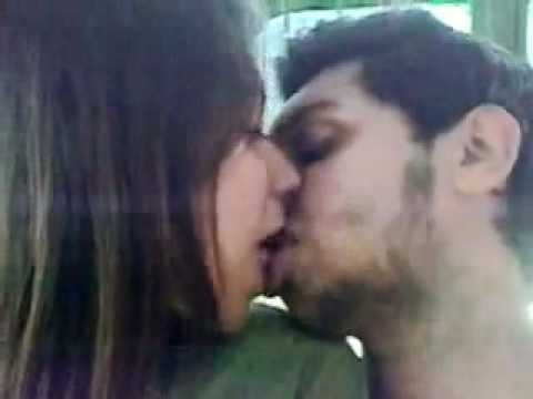 bangladesh boy kissing girlfriend 2