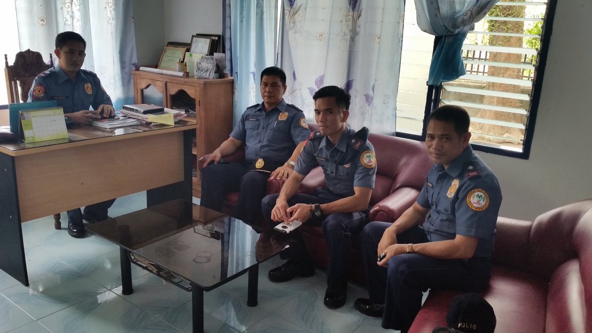 12003Aj's tweet photo. IOBC CL 52-2015 participants on their courtesy call withPCI Glen Mar Avisa, COP Bagumbayan for station deployment. https://t.co/R5CvXZgkVo