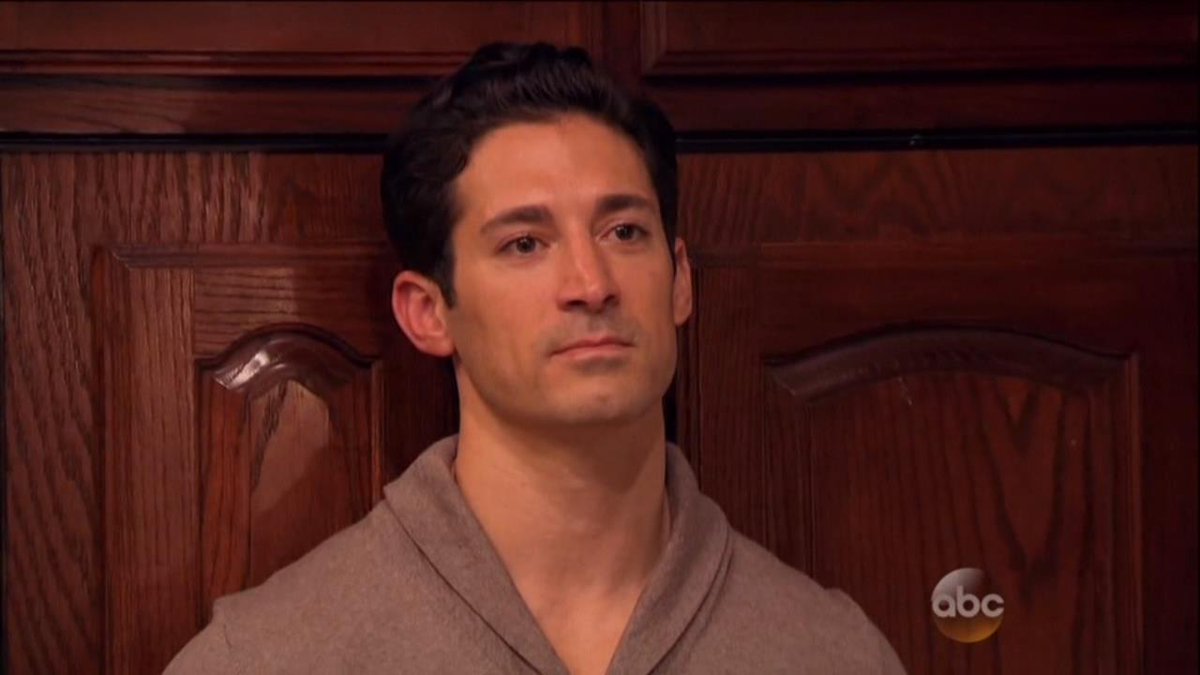 enews's tweet photo. Could this be the most dramatic #TheBachelor rose ceremony ever? 🌹🌹🌹 https://t.co/UBtP7Uuclg