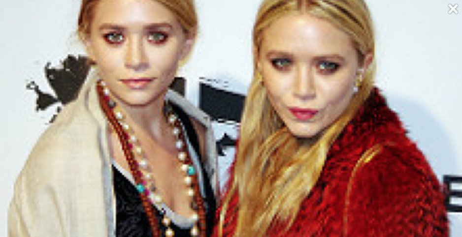 The countdown to #FullerHouse continues.#JohnStamos shares home original #fullhouse movies 
ora.tv/larrykingnow/a…