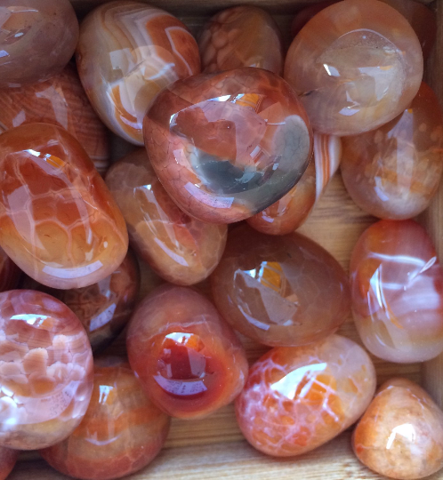 _ArieAria_'s tweet photo. Set of 12 Fire Agate Tumbled Gemstones https://t.co/d93AzNLnZO #Ebay #ariearia #fireagate #gemstones #tumbledstones https://t.co/CzOTJUOKaw