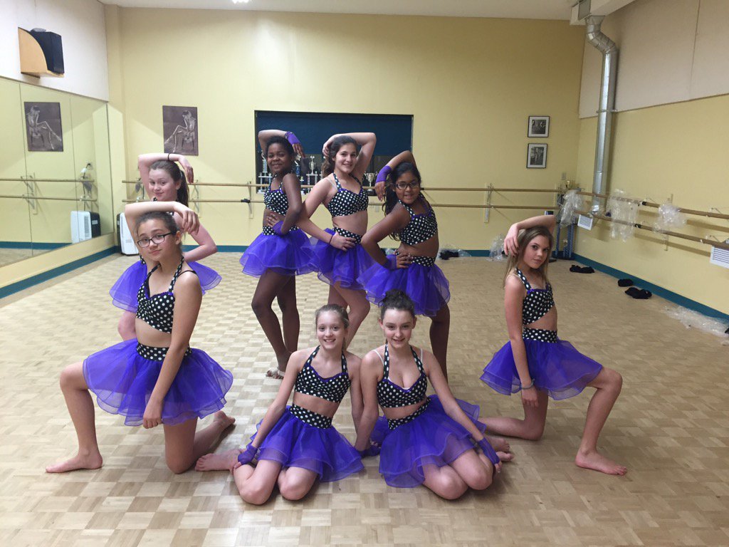 ConfiDance5678's tweet photo. Our pre-comp girls looking great in their costumes!! #ConfiDance https://t.co/z8EICutDmB