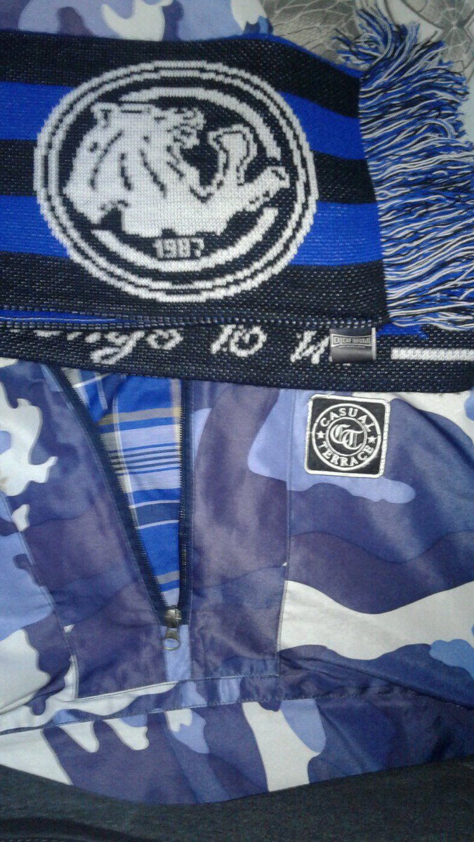 CrazylionKbm's tweet photo. #AremaDeh #PersibDeh #AremakemBALI #KodeTipis @AremaniaBjm @CHAUVIKINGSME  @we_aremania @OngisnadeNet @AremaDewata89 https://t.co/LGslvVxBsP