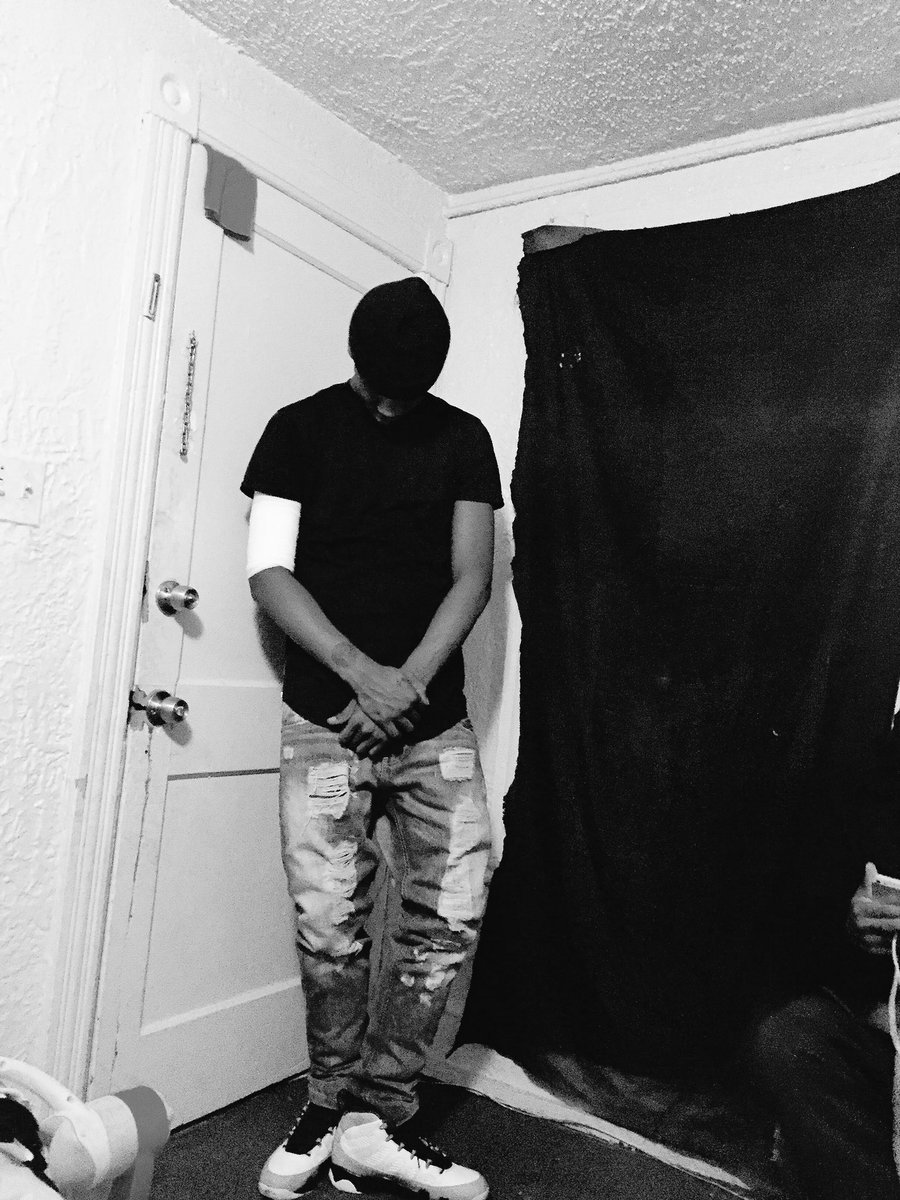 7st_DaDon's tweet photo. Forever 10 toes deepk #SB https://t.co/wEur6RvAgK