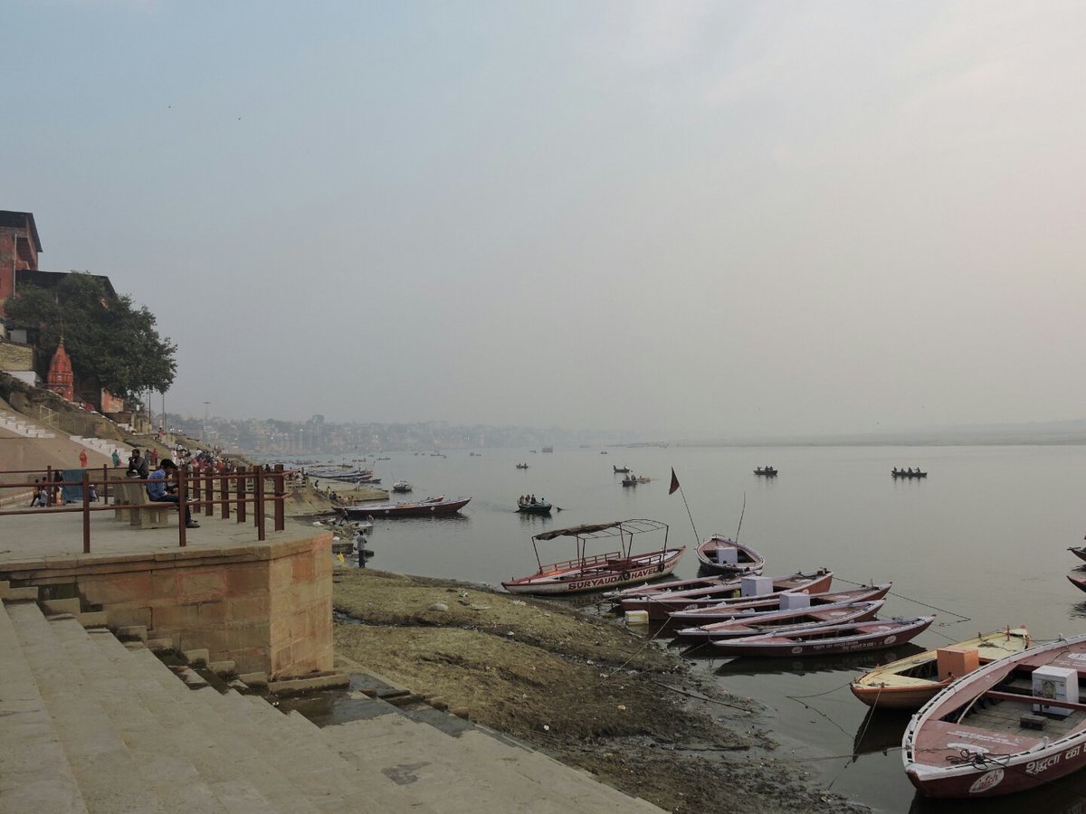 temsutulaimsong's tweet photo. For those who are not in #Varanasi #Kashi but whose heart is here☺☺☺☺ ... here is how Subah-e-Banaras looks like .. https://t.co/Sbj6Ex0ZxL