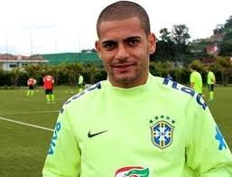 VivoFigueirense's tweet photo. Aos torcedores do Galo, tratem bem esse menino. O garoto joga demais! https://t.co/EiYSupOZQD